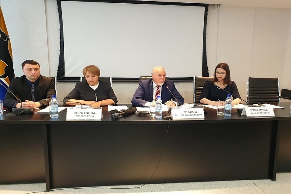 Мэр Сургута предложил начать изготовление в городе медицинских масок. Фото со страницы Вадима Шувалова в социальной сети "ВКонтакте".