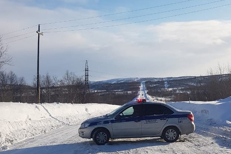 За 11 дней дорогу на Териберку открывали всего дважды и на очень короткие промежутки времени. Фото: "Моя Териберка"
