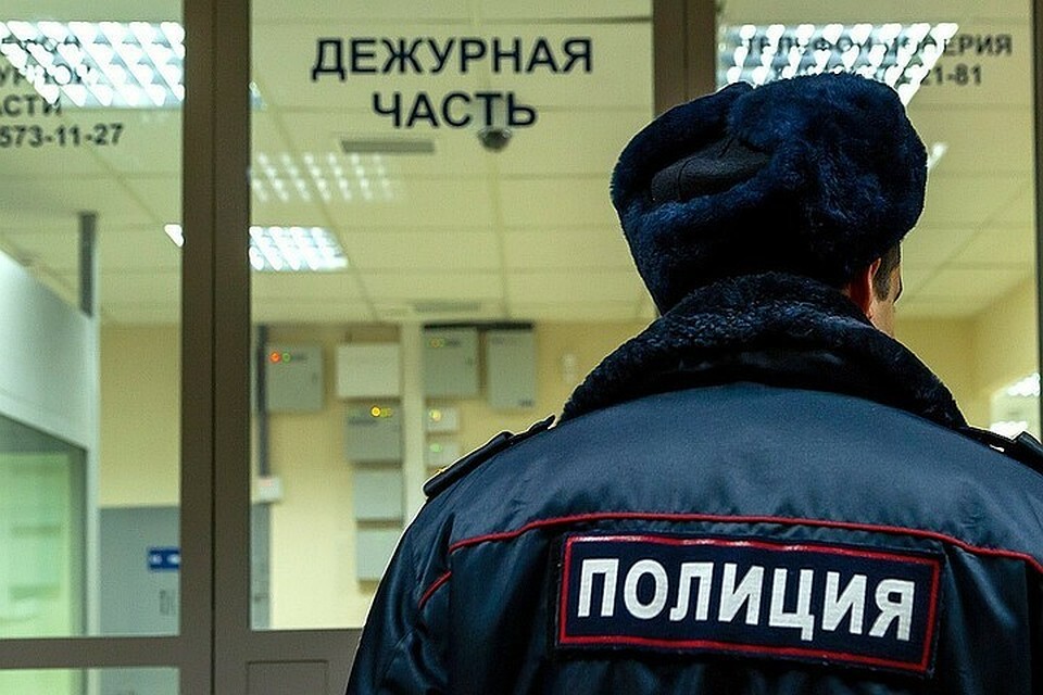 В Ейском районе парень похитил из авто деньги и банковские карты