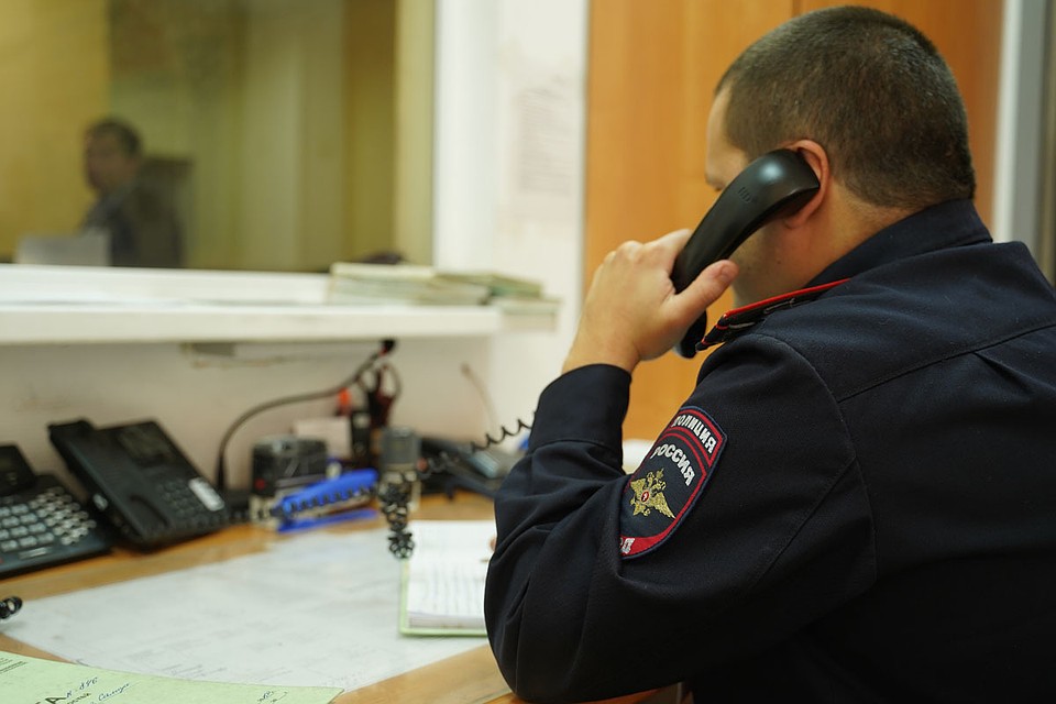 В настоящее время полиция проводит проверку и разыскивает жадного таксиста.