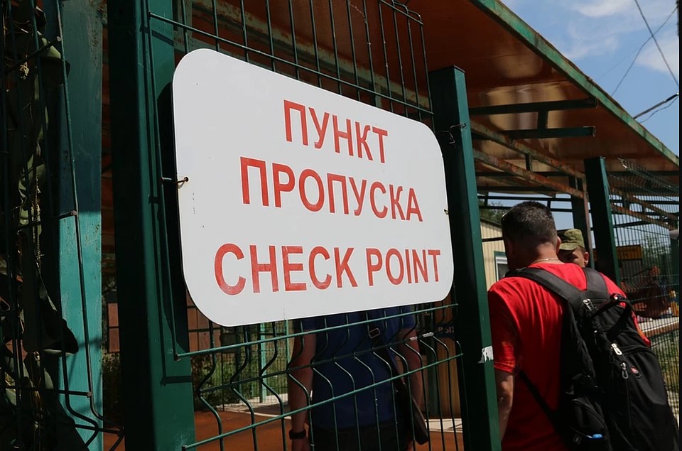 Тех, кто нарушает режим самоизоляции, Аксенов предложил арестовывать на 15 суток