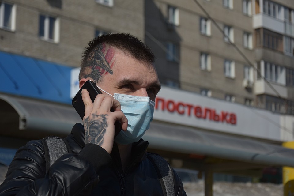 Чьему-то образу маска добавляет загадочности.