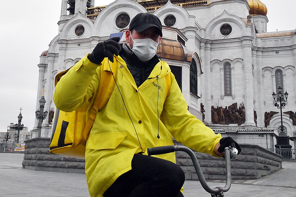 «КП» составила список сервисов в Москве, которые доставят еду максимально быстро
