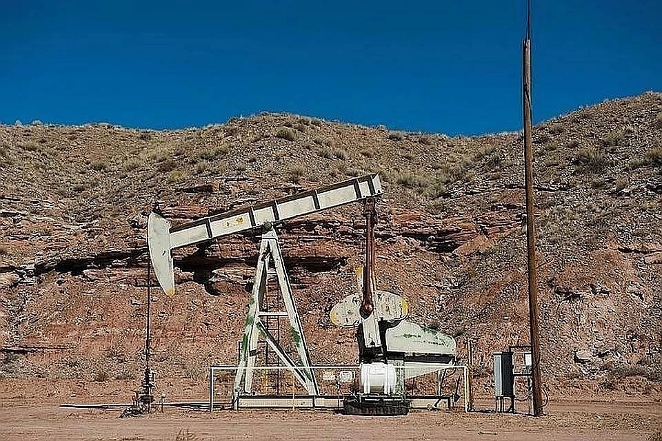 Среднесуточная добыча нефти и конденсата в РФ в марте снизилась на 0,1%