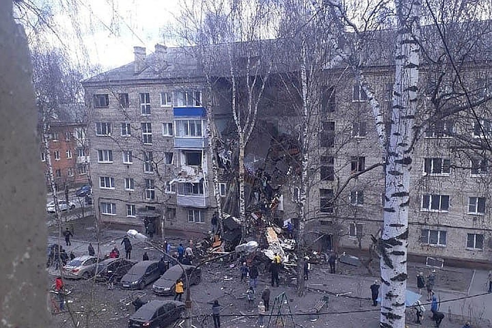 Обрушился весь подъезд пятиэтажки