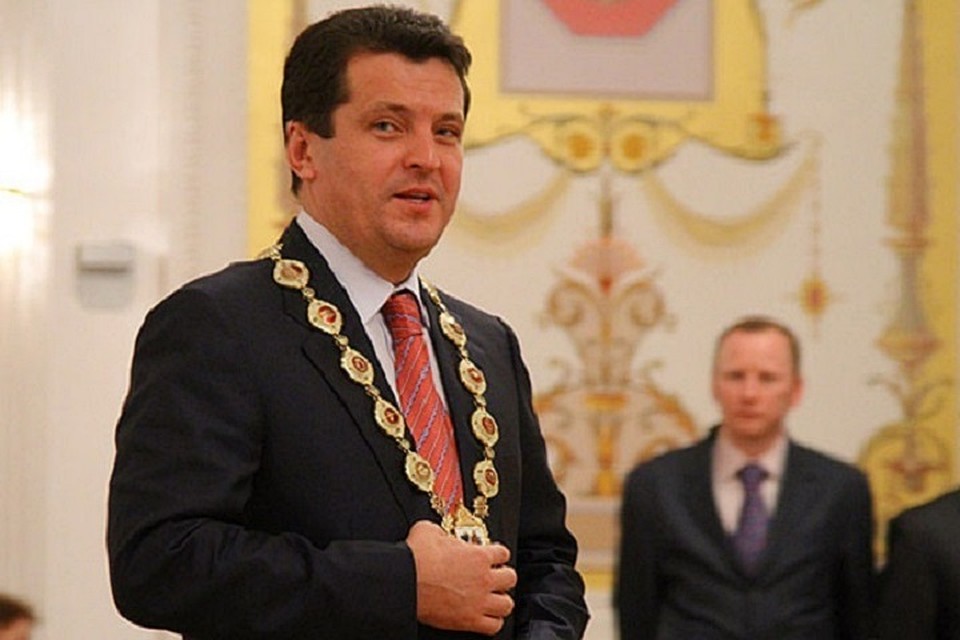Администрации города передала более 5,6 бесплатных проездных медикам