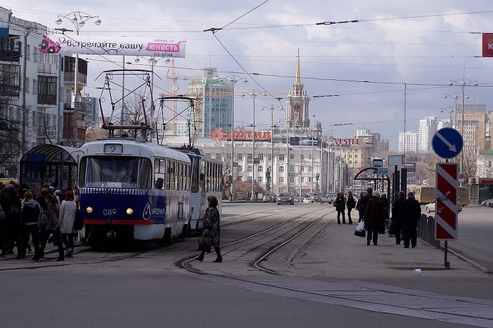 Город постепенно возвращается в рабочий режим