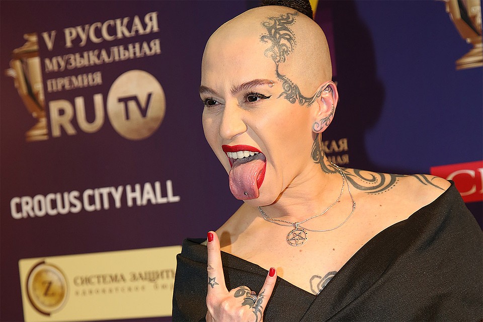Певица Наргиз.