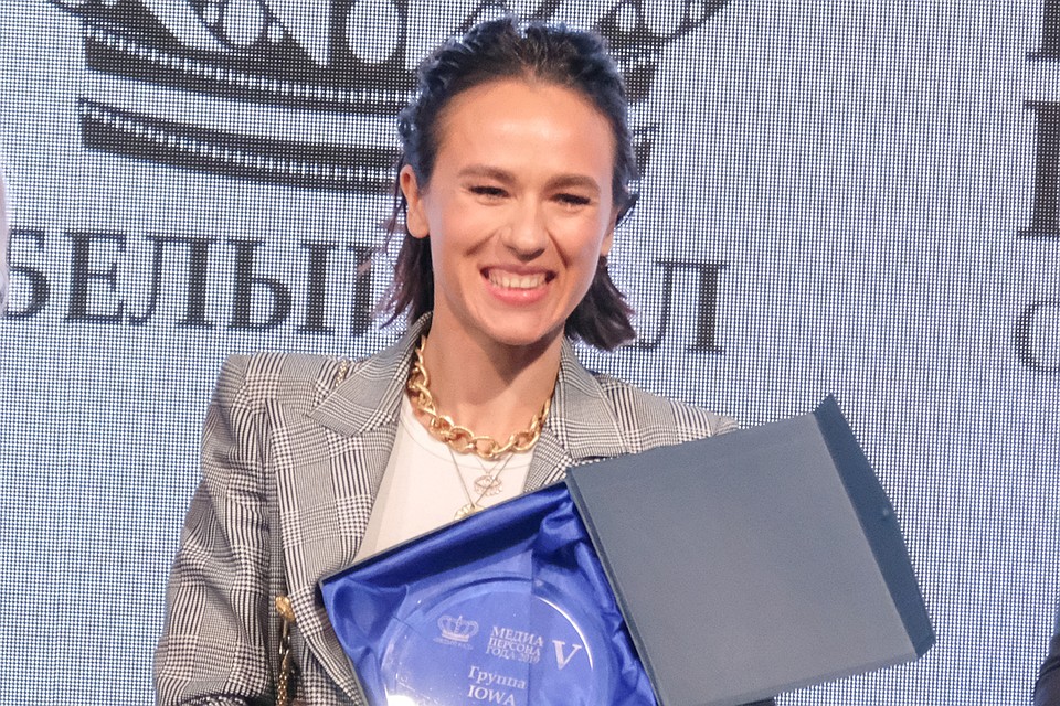 Екатерина IOWA Иванчикова сделала кавер на военную песню.