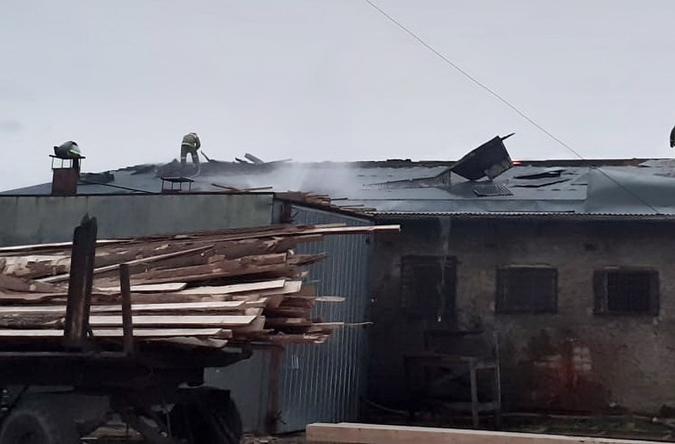 В Смоленской области вспыхнул столярный цех. Фото: ГУ МЧС России по Смоленской области.