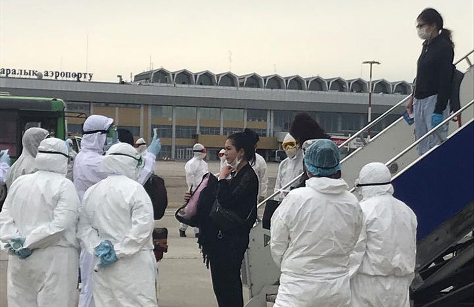 Всех прибывших помещают в изоляцию.
