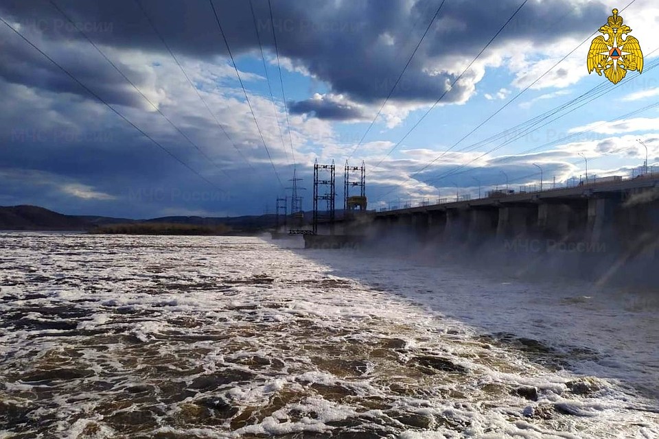 Уровень воды в реках может поднять на 1 метр
