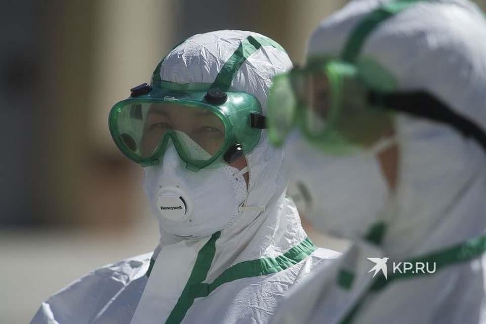 Предприятия, раньше производившие спортивные костюмы, начали делать комбинезоны для медиков.