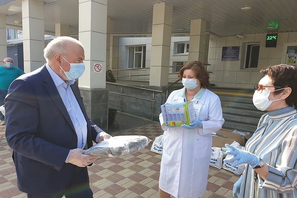 Медики Сургута получили гуманитарную помощь. Фото со страницы Вадима Шувалова в соцсети "ВКонтакте".