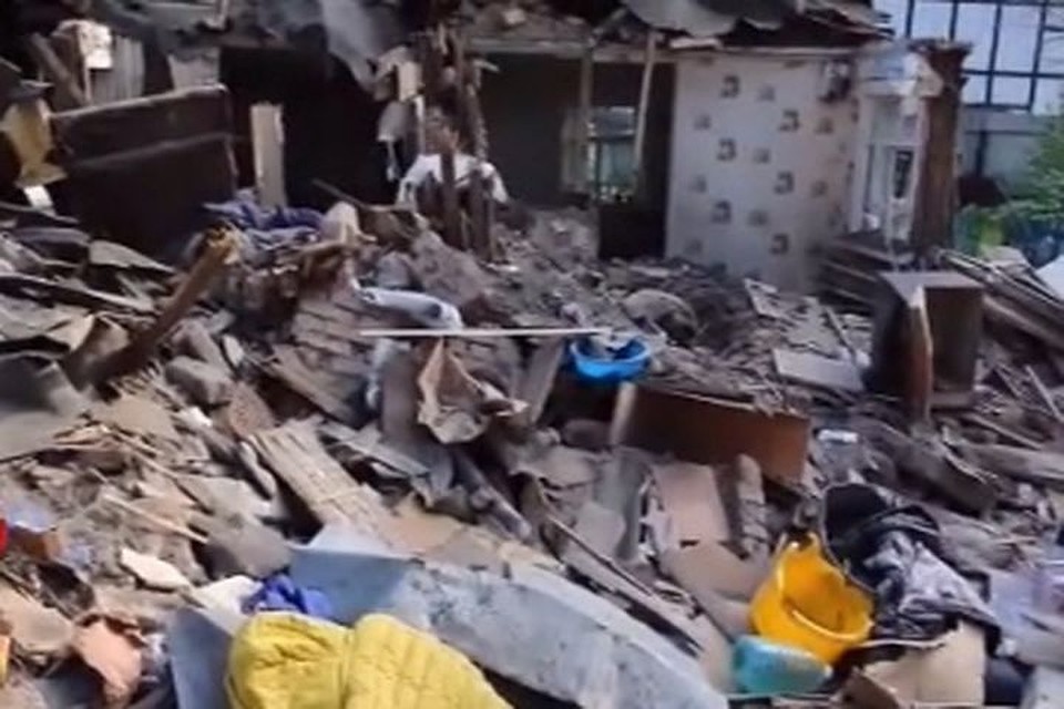 Житель Мочище, недовольный тем, что дом соседей стоит якобы на его участке, самовольно снес его. Фото: СУ СК по Новосибирской области