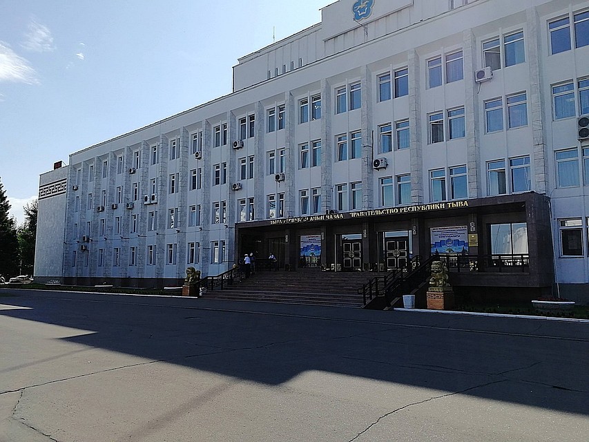 Заразившегося коронавирусом главу Тувы на посту заменит его первый зам