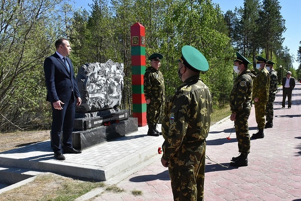 В Губкинском в День пограничника открыли памятник Фото: администрация Губкинского