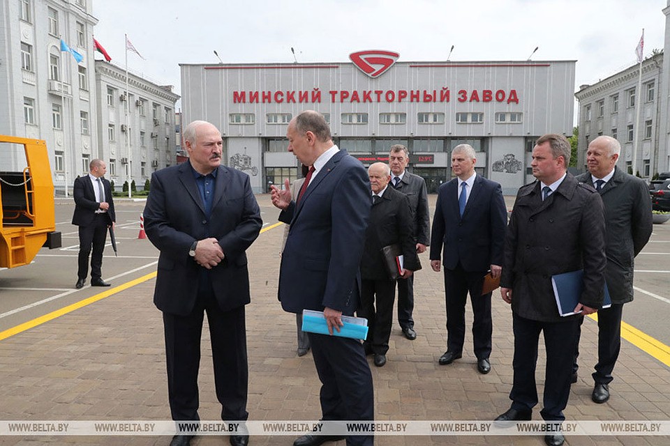 Александр Лукашенко на МТЗ. Фото: belta.by