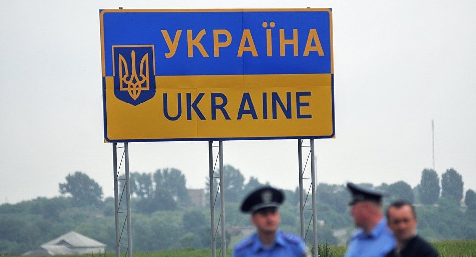 Пока туристам въезд в соседнюю страну запрещен.