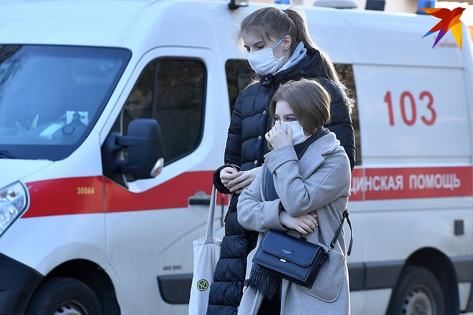 Уже четвертый день прирост количества зараженных меньше 900 человек в сутки.