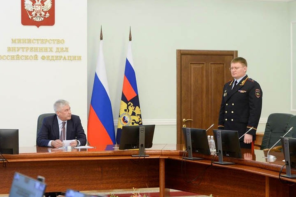 Министр внутренних дел России Владимир Колокольцев в режиме видеоконференцсвязи представил личному составу назначенных Указами Президента Российской Федерации заместителя Министра – начальника Следственного департамента МВД России генерал-майора юстиции Сергея Лебедева. Фото: МВД России
