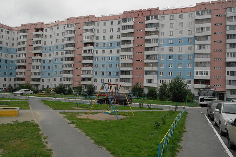Девушка упала с девятого этажа.