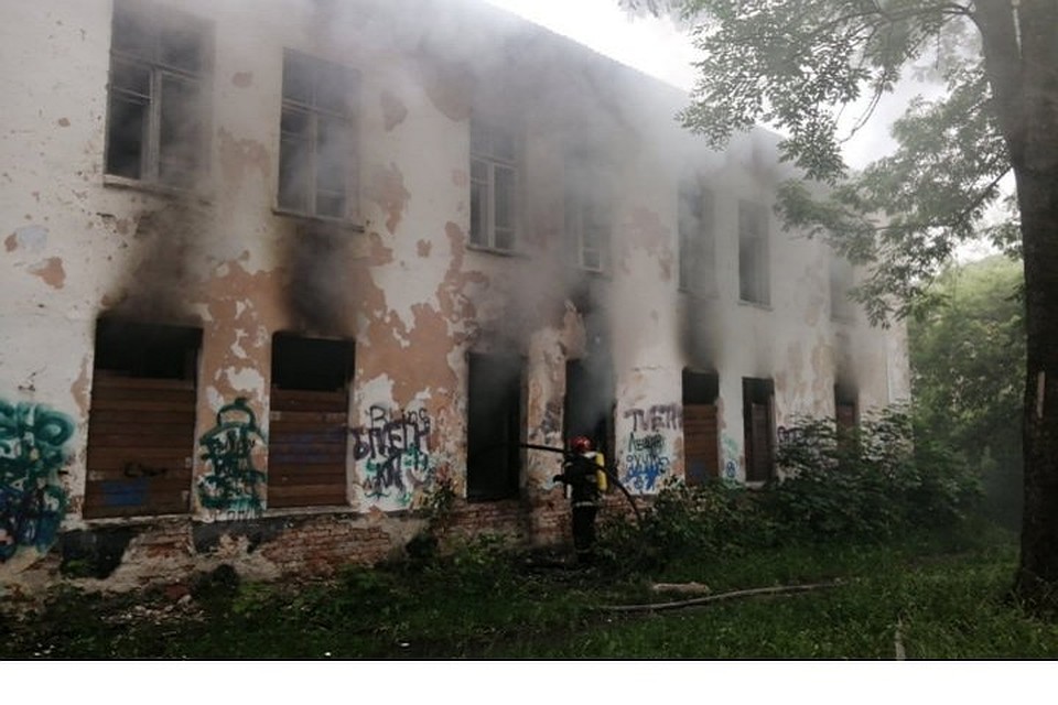 Несколько раз за день спасатели в Гродно выезжали на пожары в одной и той же части областного города. Фото: Гродненское областное УМЧС.