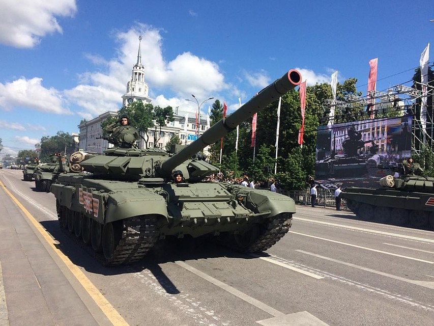 В параде участвовало около 110 единиц вооружения, военной и специальной техники