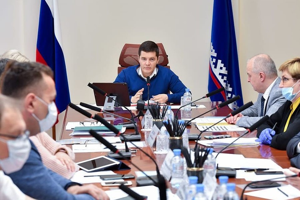 Дмитрий Арюхов: «Все, кто болеет ОРВИ, будут получать бесплатные лекарства, начиная с витаминов и заканчивая серьезными антибиотиками». Фото: правительство ЯНАО