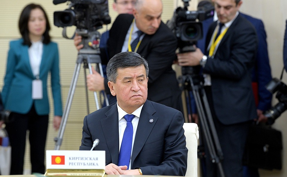 Коронавирус выявили у руководителя аппарата президента Киргизии