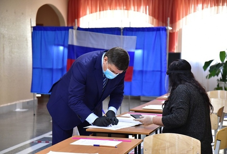 Депутат госдумы Иван Квитка призвал тюменцев активнее идти на участки для голосования