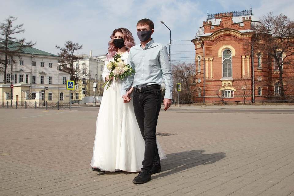 Желающих пожениться тоже стало меньше