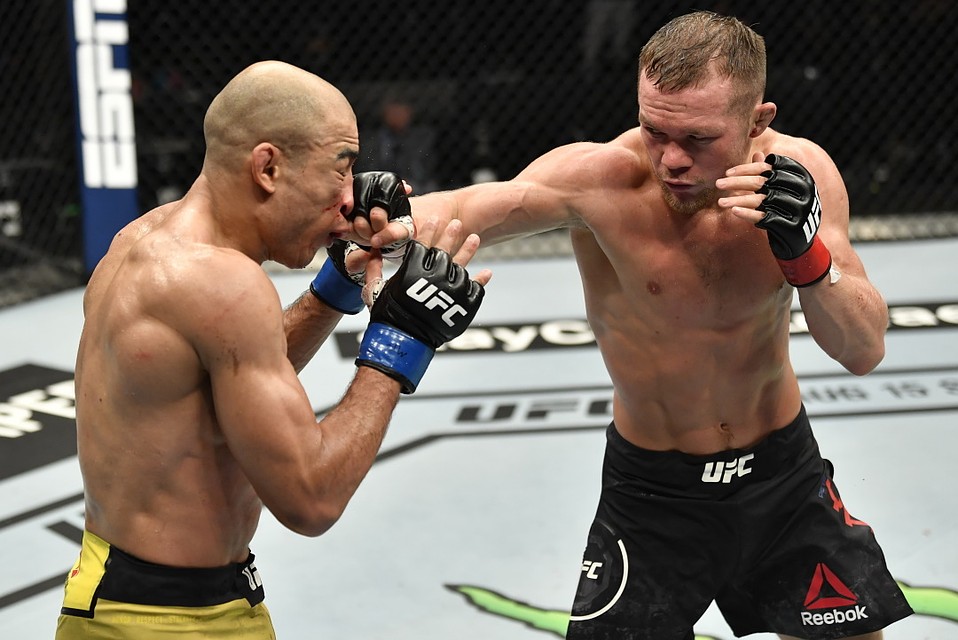 Россиянин Петр Ян победил Жозе Альдо на турнире UFC 251.