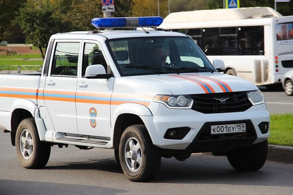 Спасатели помогли вытащить мальчику ногу из стиральной машины.