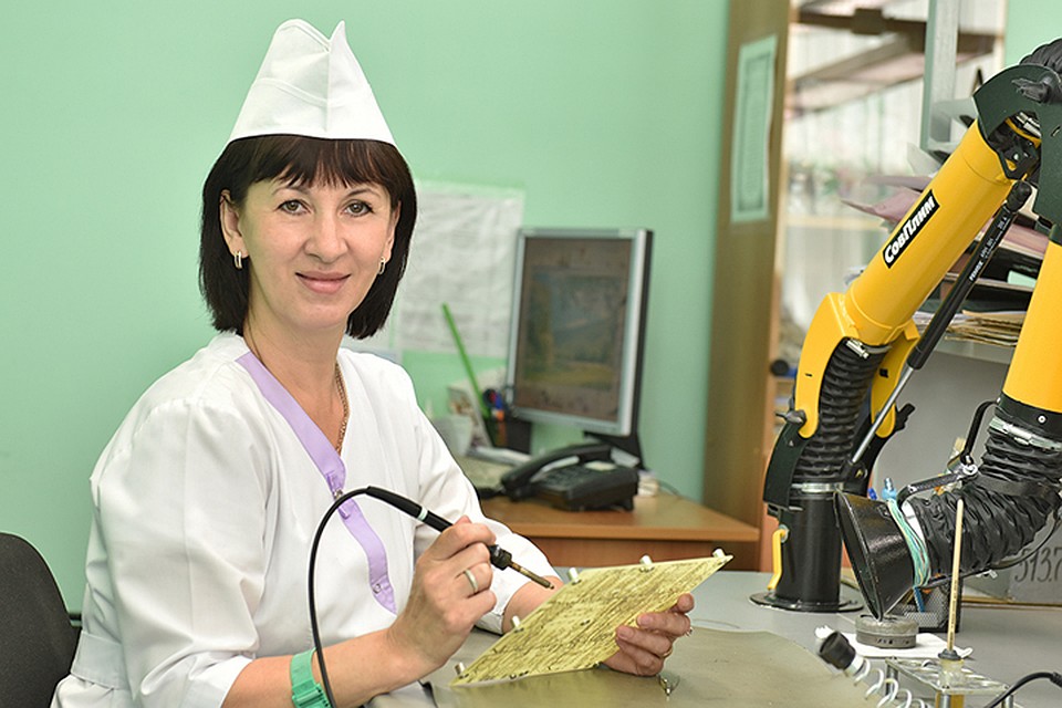 Монтажник АПЗ Людмила Кузина отмечает юбилей