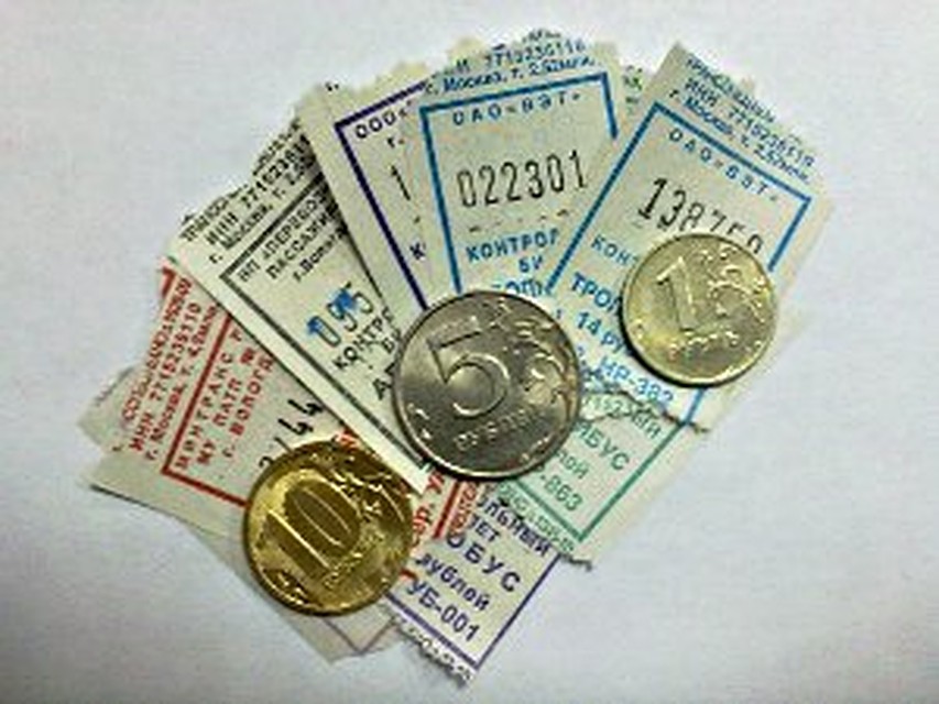 С 1 января проезд в общественном транспорте станет 16 рублей.