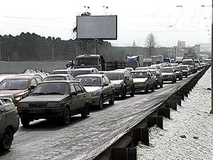 Правда, по большей части дорога не почищена и даже не освещена.