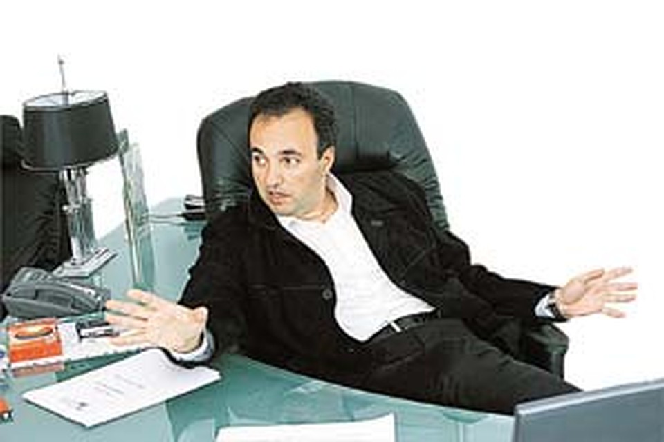Внимание! Женщин делаем красавицами, влюбленных - женим, разведенных - мирим!
