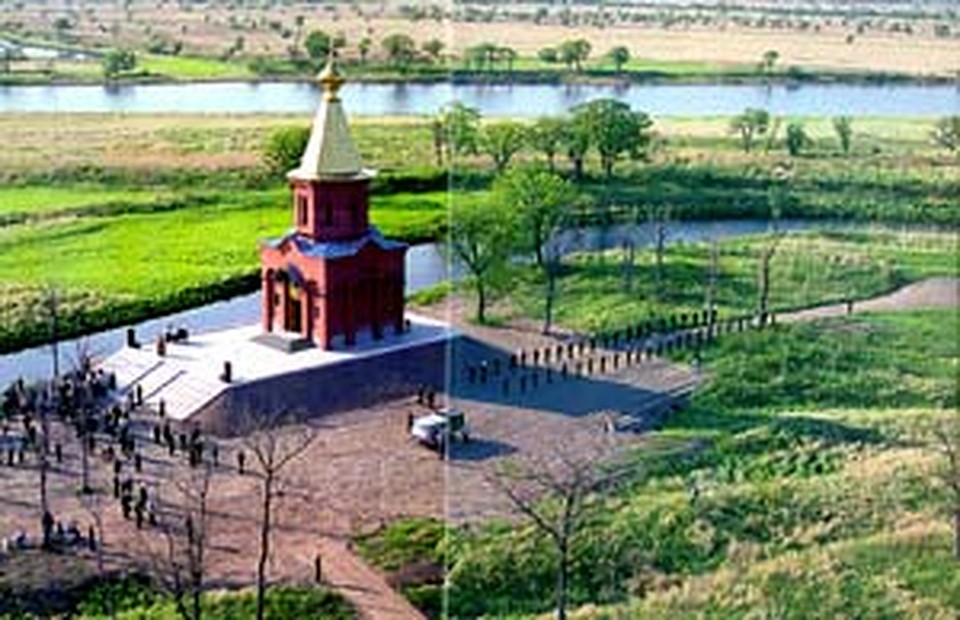 Здесь, возле русской часовни, пройдет новая граница с Китаем.