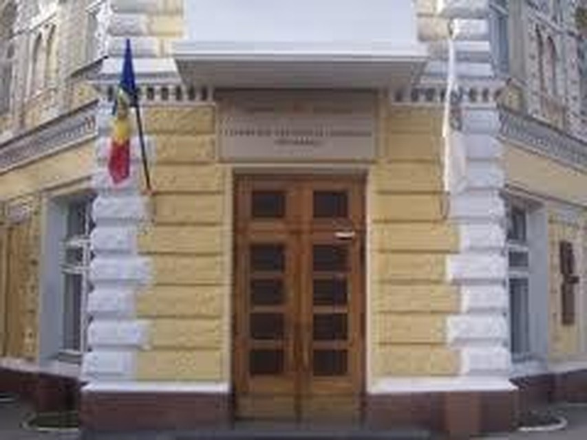 В 2007 году около 150 семей приднестровских беженцев бесплатно получили квартиры в трех столичных домах.