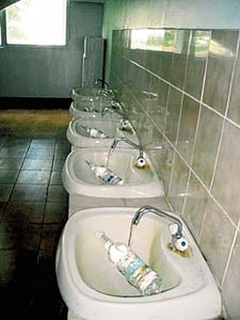 Отсутствие холодной воды может сорвать любое торжественное мероприятие.