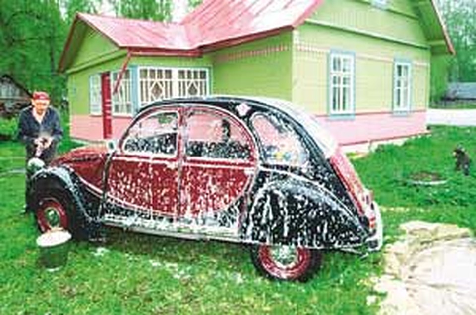 У хорошего клоуна даже автомобиль умеет дарить радость.