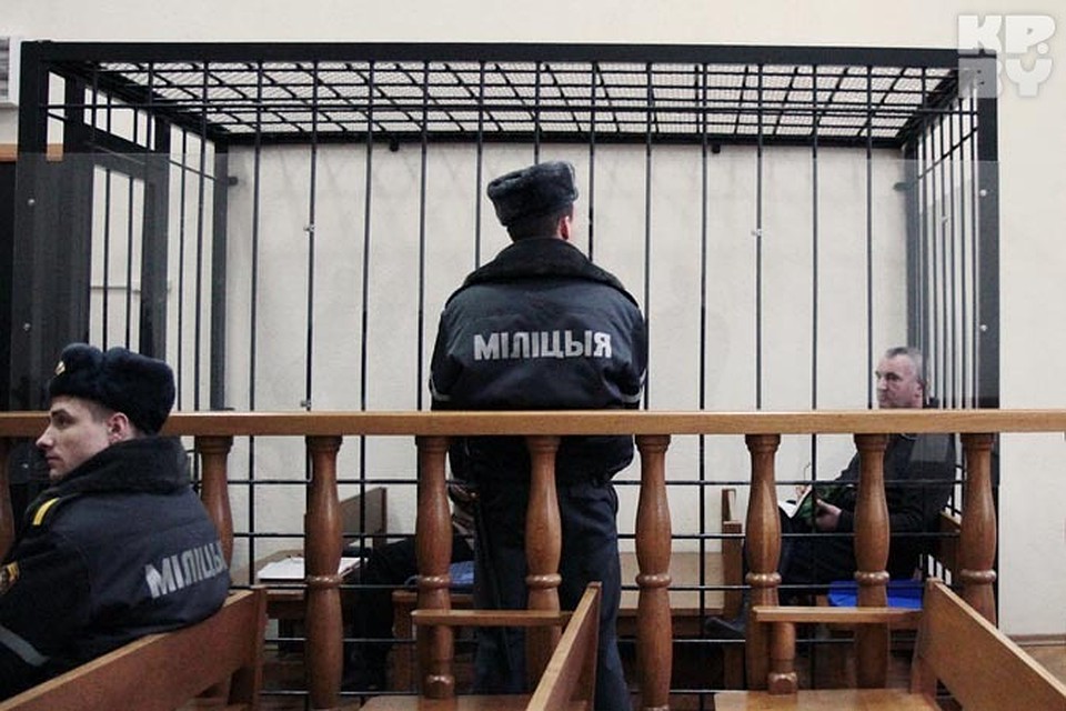 Дело о скандальных квартирах: Бывший мэр Гомеля вместе с директором УКСа сели на пять лет
