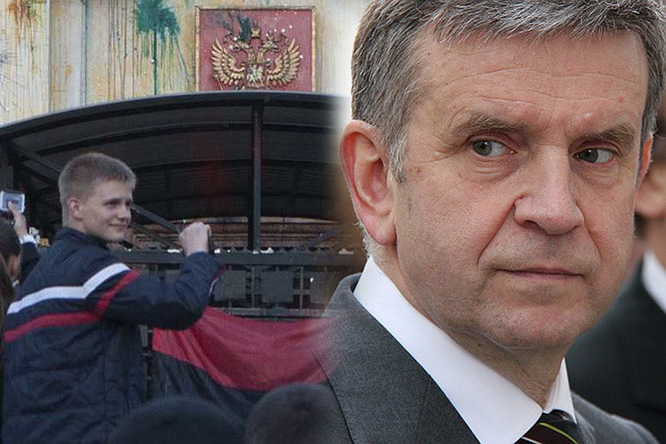 Михаил Зурабов рассказал «КП» о тревожной ситуации, которая складывалась вокруг российского посольства в Киеве в ночь на воскресенье.