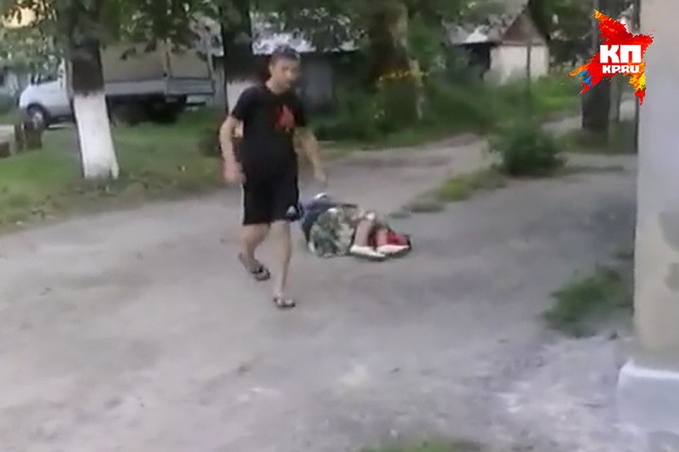 Школьники до полусмерти забили на улице Нижнего бабушку.