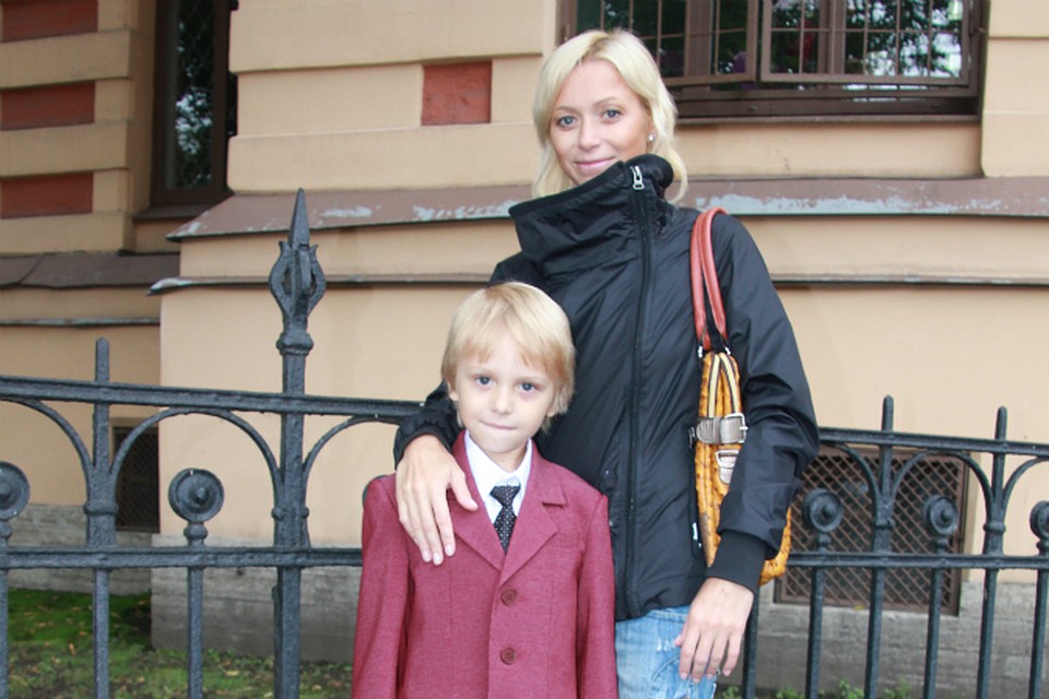Елена в этот день волновалась значительно больше сына.