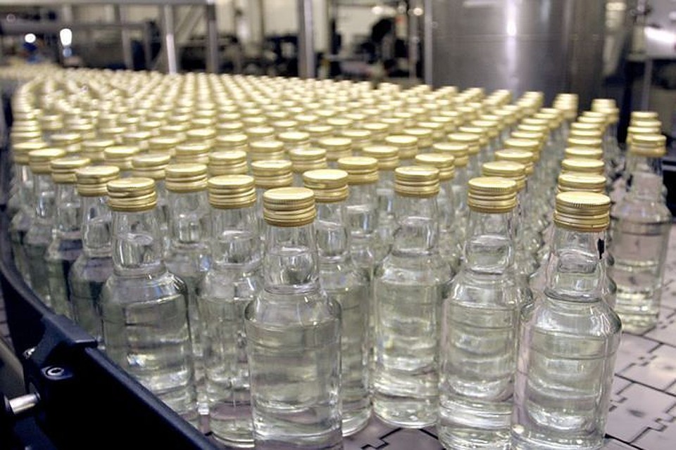 Мужчина на разбавленной водке заработал 170 миллионов.