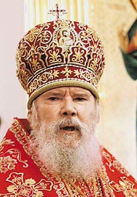 В прошедшие выходные Патриарх отстоял двухчасовую службу.