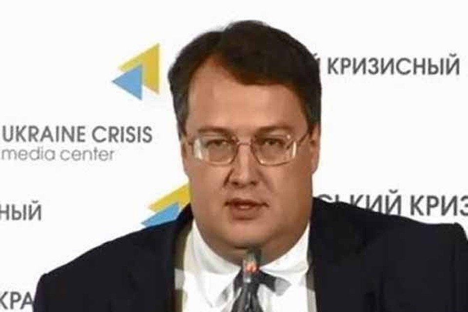 Советник министра МВД Антон Геращенко просит собирать и публиковать досье на пилотов ВКС России, которые бомбят Исламское государство