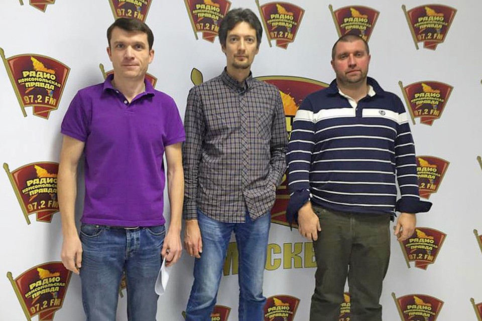 В гостях у предпринимателя Дмитрия Потапенко (справа) и журналиста Александра Зюзяева (слева) сооснователь компании «Мой склад» Аскар Рахимбердиев